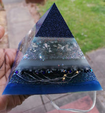 Load image into Gallery viewer, Blue Star Pyramid