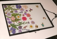 Load image into Gallery viewer, Pressed Flower WallArt Frame