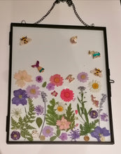 Load image into Gallery viewer, Pressed Flower WallArt Frame
