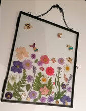 Load image into Gallery viewer, Pressed Flower WallArt Frame