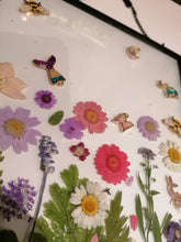 Load image into Gallery viewer, Pressed Flower WallArt Frame