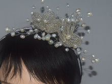 Load image into Gallery viewer, Freshwater Pearl Alice Band