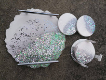 Load image into Gallery viewer, SET of resin geode luxury tray with 4 coasters and coaster holder