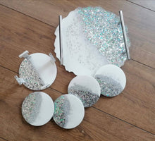 Load image into Gallery viewer, SET of resin geode luxury tray with 4 coasters and coaster holder