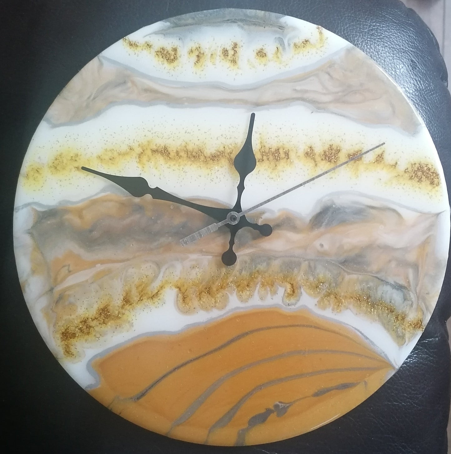Acrylic Pour Clock