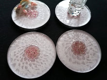 Load image into Gallery viewer, Set of 4 flower resin Coasters