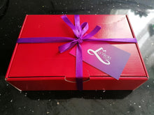 Load image into Gallery viewer, Set of 4 flower resin Coasters