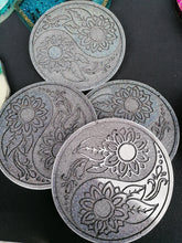 Load image into Gallery viewer, Set of 4 Sunflower Coaster