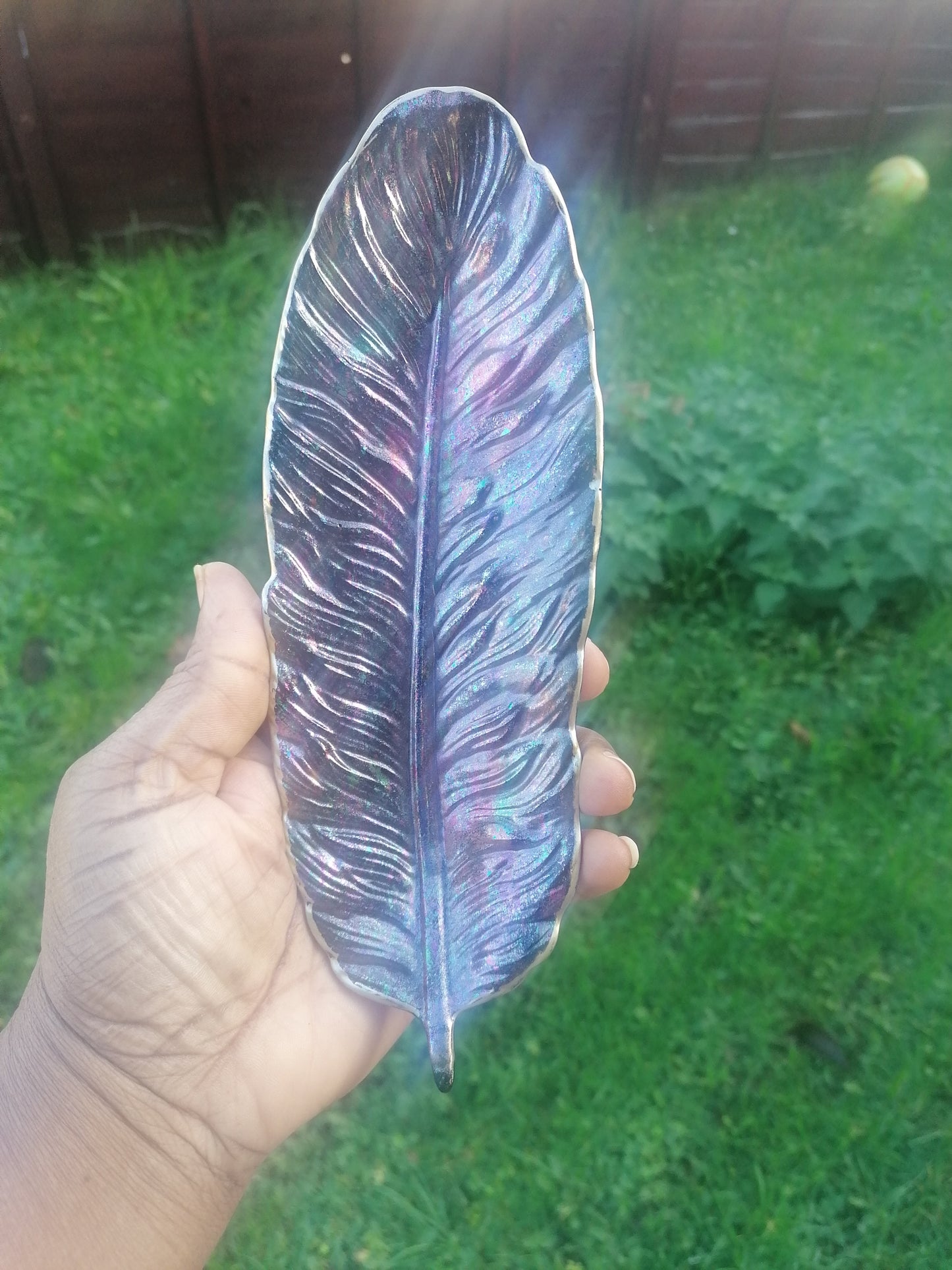 Colour shifting feather trinket tray