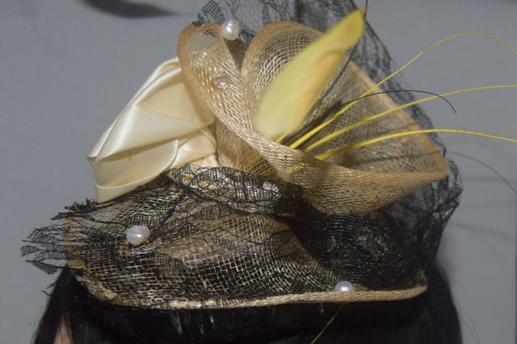 Ivory Fascinator