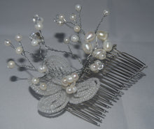 Load image into Gallery viewer, Silver Beaded Haircomb
