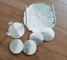 Load image into Gallery viewer, SET of resin geode luxury tray with 4 coasters and coaster holder
