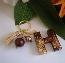 Load image into Gallery viewer, Personalised Letter H gold flake keyring
