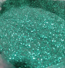 Load image into Gallery viewer, Forest Green holographic fine glitter
